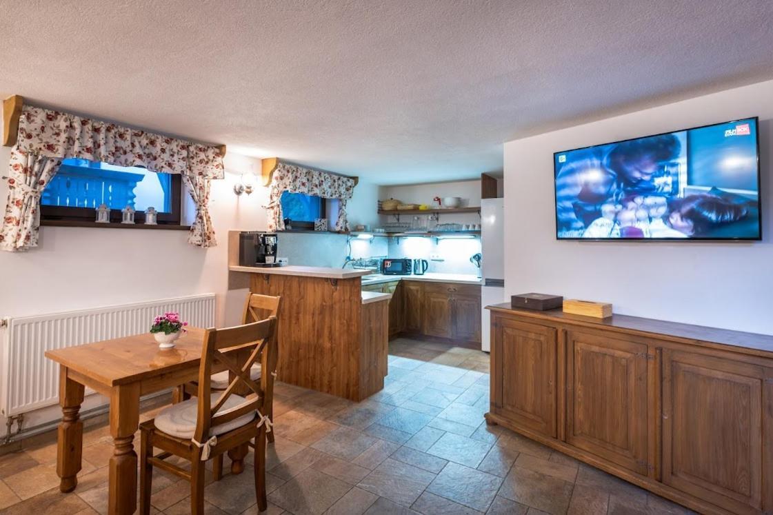Apartmanovy Dom Vila Maros Paucsinalehota Kültér fotó